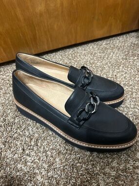 Naturalizer Black Leather Chain Loafers